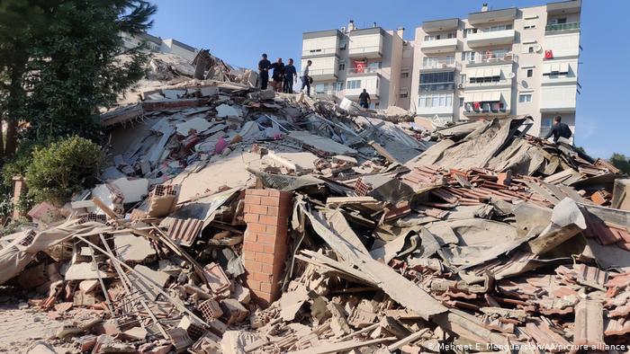 Starkes Erdbeben erschüttert die Ägäis-Küste