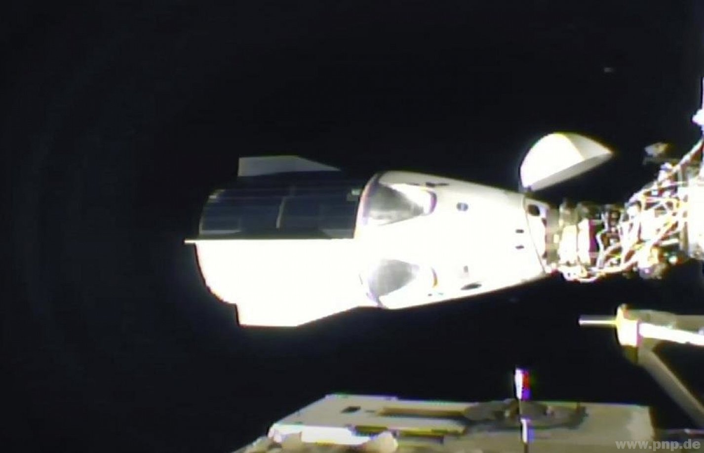Astronauten mit SpaceX an ISS angekommen