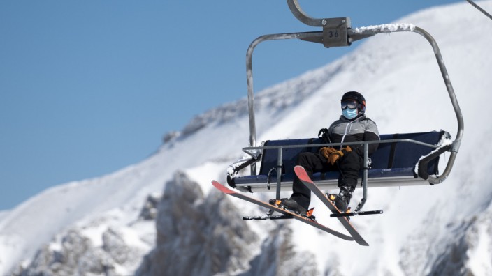 Corona: Harte Regeln für Skiurlaub