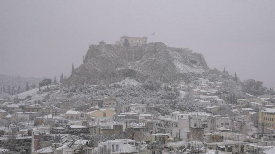 Schnee-Chaos in Athen und Istanbul