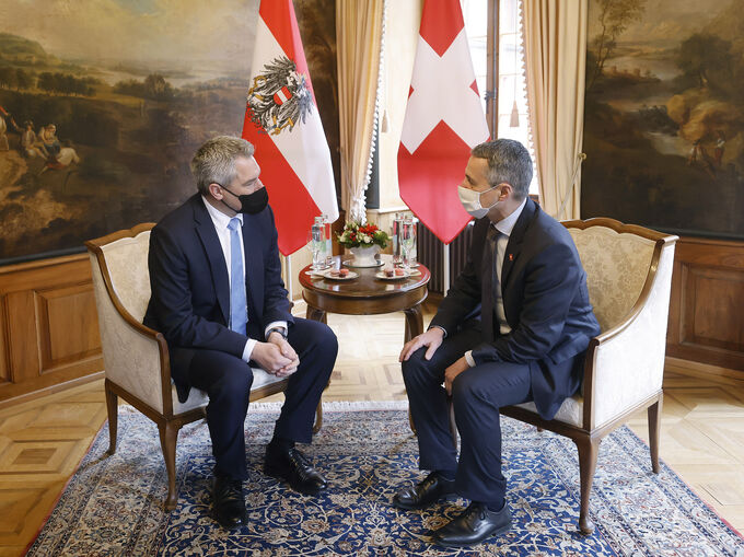 Nehammer für ersten bilateralen Besuch in der Schweiz