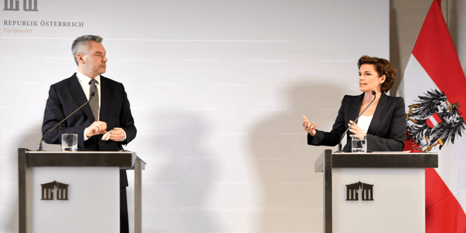 Umfrage-Streit zwischen SPÖ und ÖVP am 1. Mai