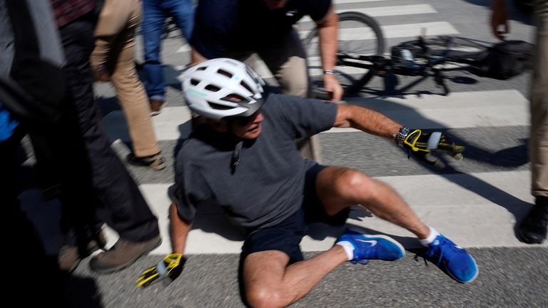 US-Präsident Biden mit Fahrrad gestürzt