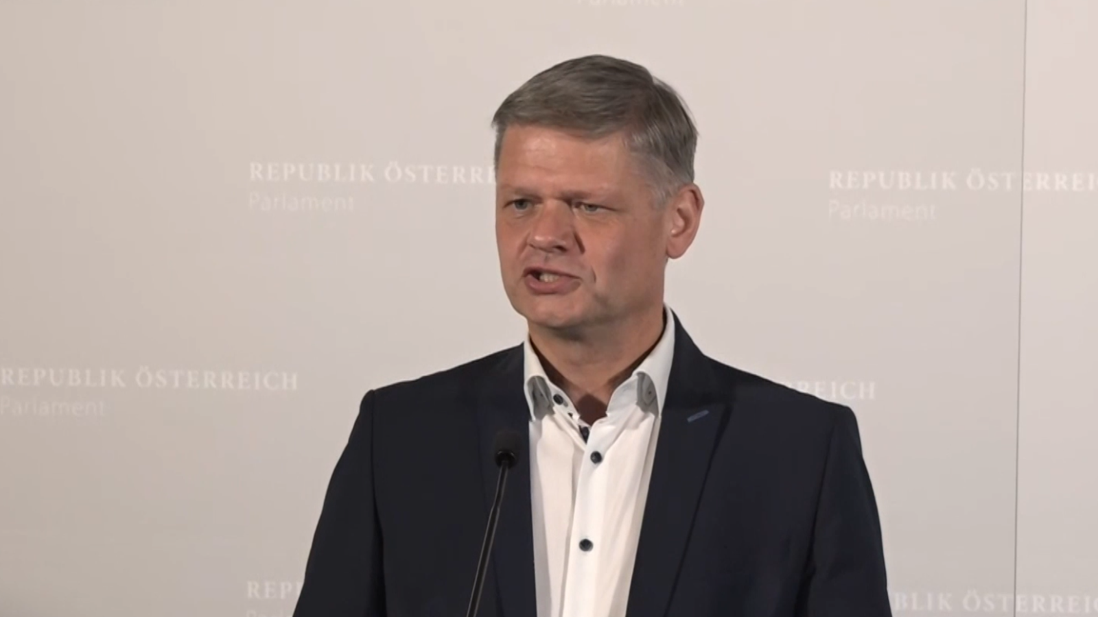 Schmid-Befragung: Andreas Hanger im Interview
