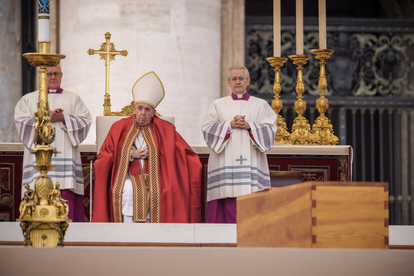 Die Welt nimmt Abschied von Papst Benedikt XVI.