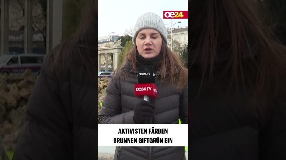 Klima-Protest: Hochstrahlbrunnen jetzt Giftgrün 👽 #shorts
